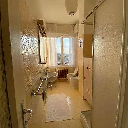 Max And Sea Parking Free Street Apartment