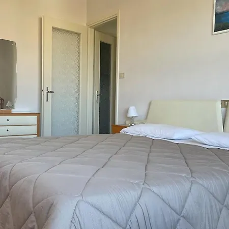 Max And Sea Parking Free Street サンレモ