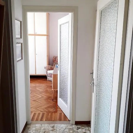 Max And Sea Parking Free Street サンレモ